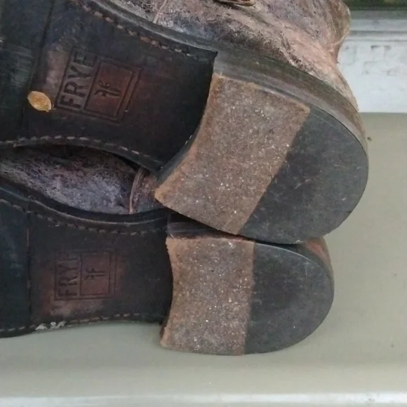 FRYE VERONICA BOOTS DISTRESSED - Picture 9 of 11